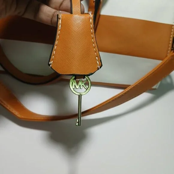 Michael Kors Hand Bag / Michael Kors Shoulder Bag / Orange & White Bag - Picture 4 of 10